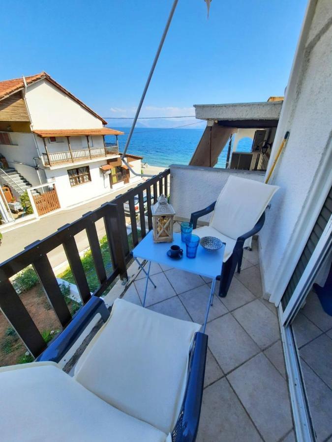 Beautiful Seaside Studio Akrata Exterior foto